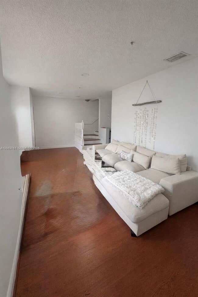 Foto del edificio - 556 NW 39th Cir