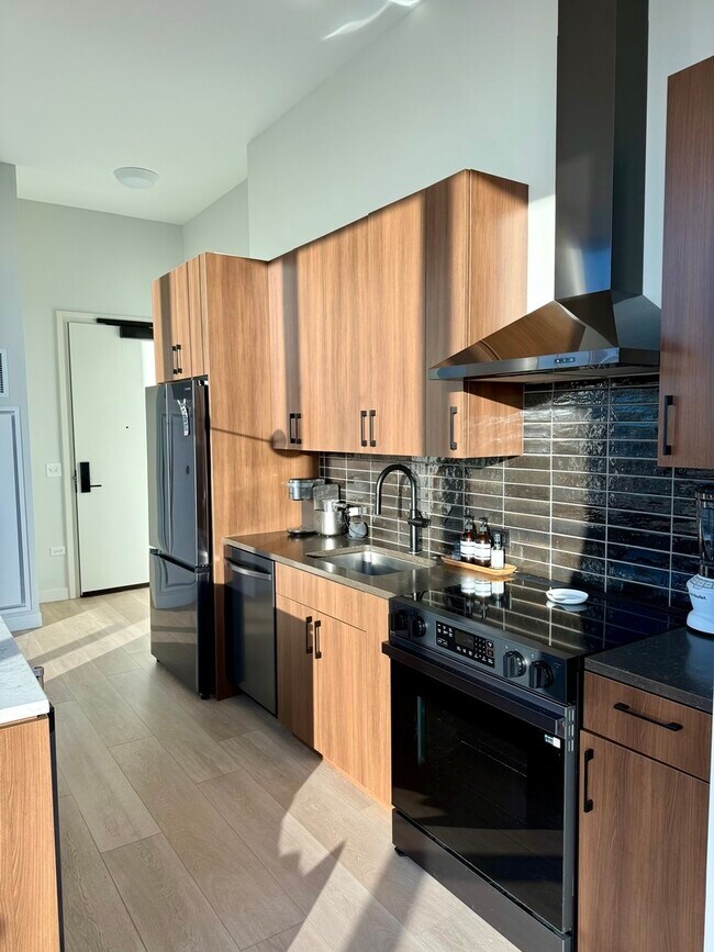 Foto del edificio - 1101 W Van Buren St