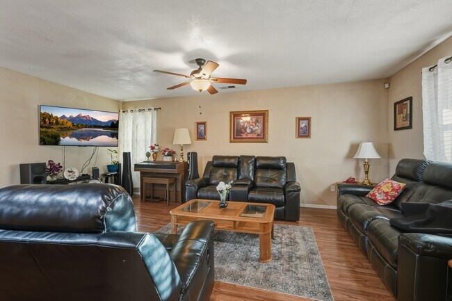 Foto del edificio - 1700 Gschwind Pl SW