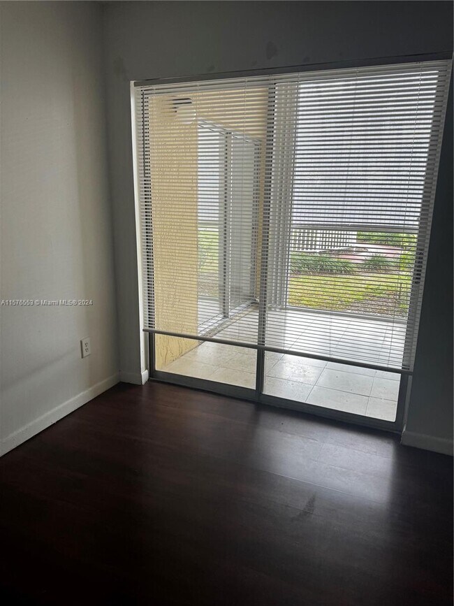 Foto del edificio - 15320 SW 106th Terrace
