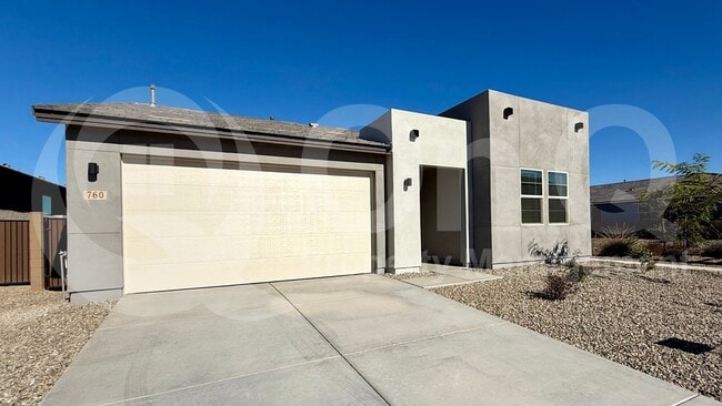 Building Photo - 760 Riparian Dr
