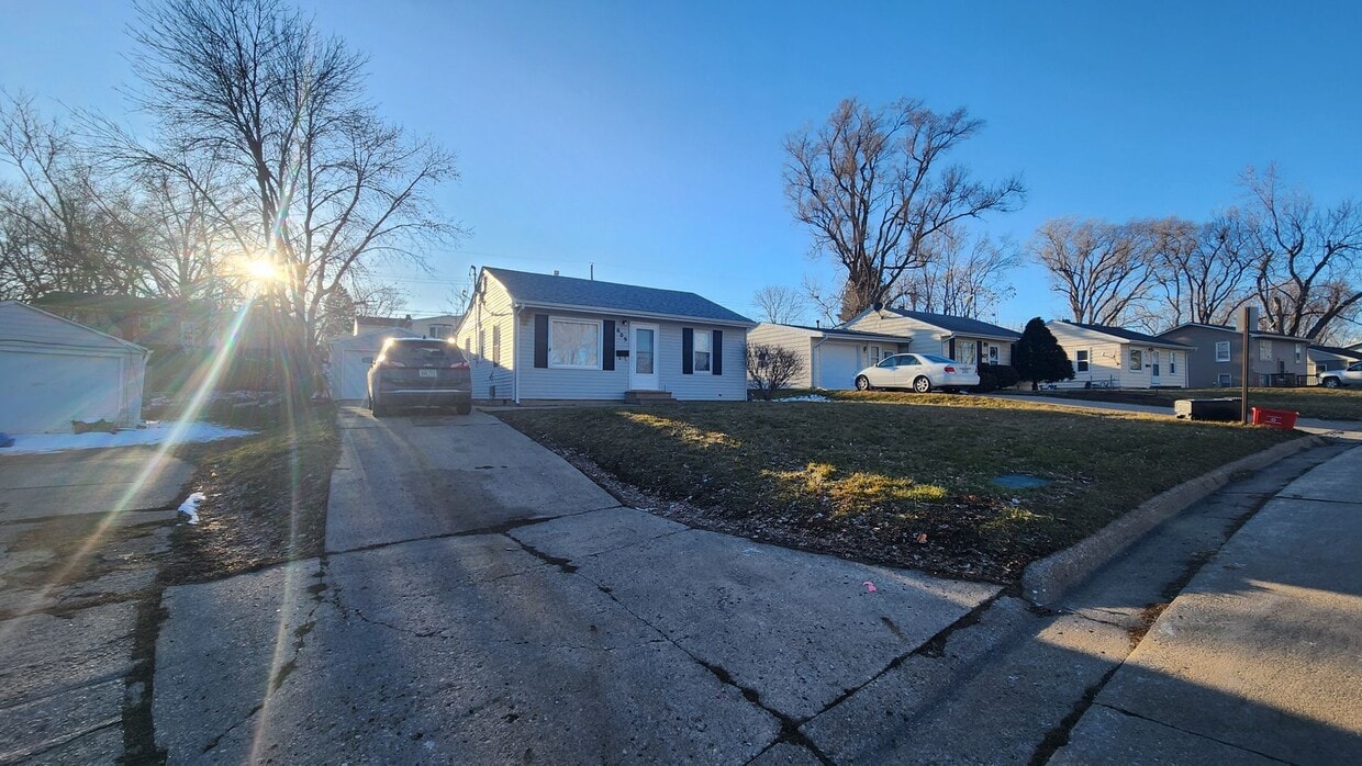 2 BEDROOM HOUSE FOR RENT House Rental in Newton, IA
