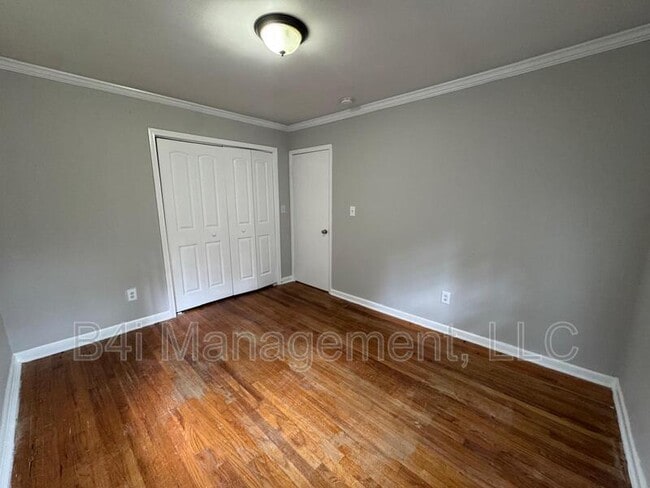 Building Photo - 454 Clara Dr