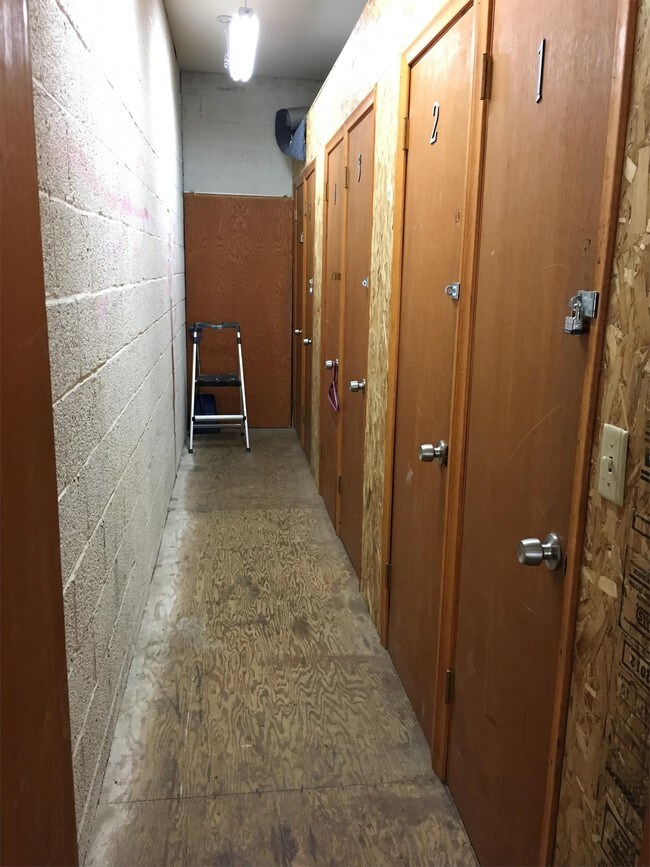 Building Photo - 409 2nd St