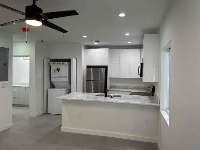 Foto del edificio - 816 NW 3rd St