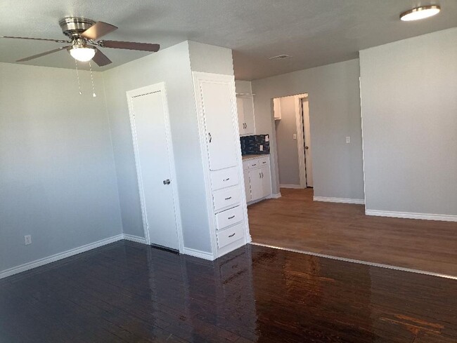 Building Photo - Remodeled 1 bed 1 bath Close to Fort Sill ...