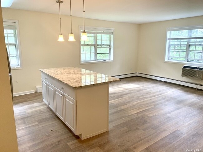 Building Photo - 75 Lamplighter Ln