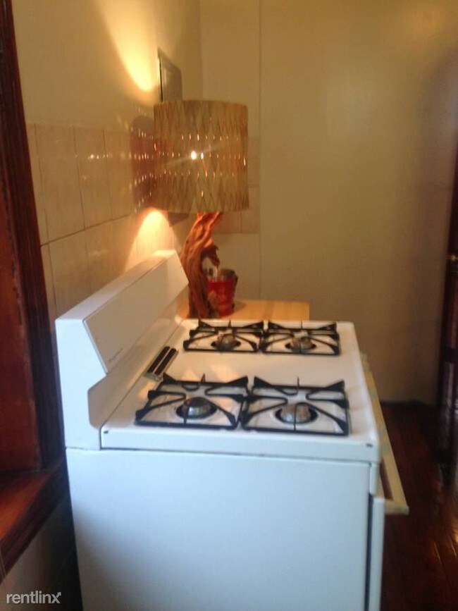 Building Photo - 1 br, 1 bath  - 1746 N 16TH ST Unit 1F