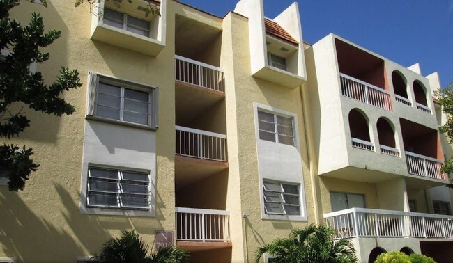 Foto del edificio - 7840 Camino Real