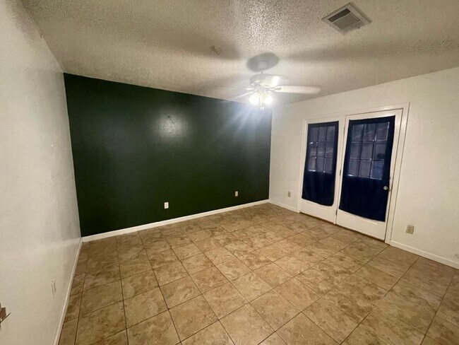 Building Photo - 1201 Western Ave