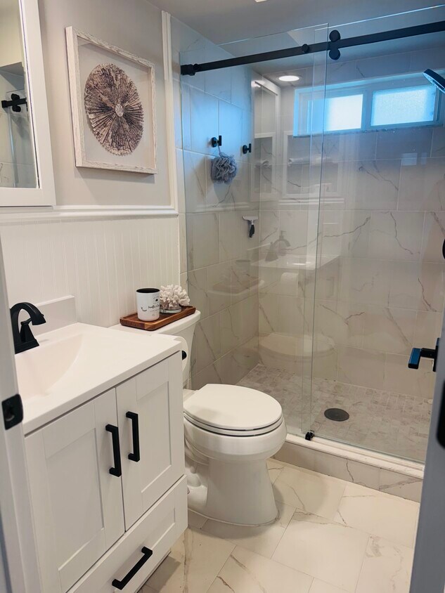 Foto principal - 13926 Sunset Dr