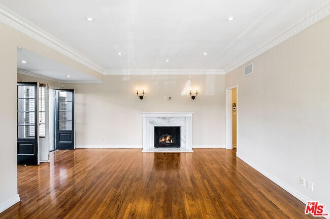 Building Photo - 179 S Rodeo Dr