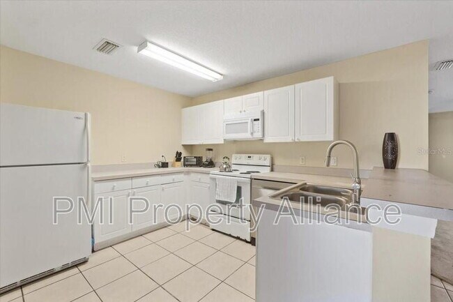 Building Photo - 2774 Club Cortile Cir