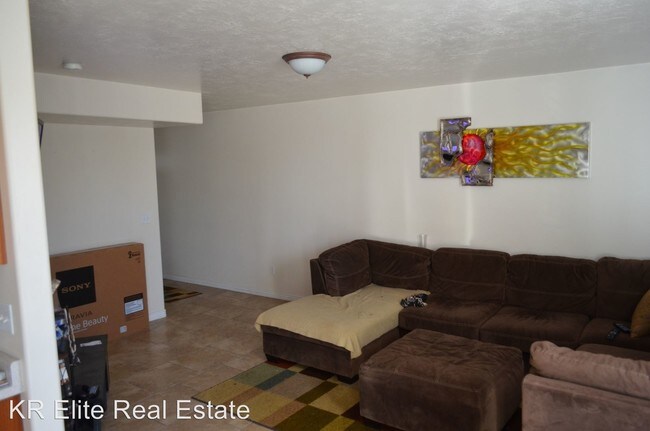 Foto del edificio - 3 br, 3.5 bath House - 669 Plum Creek