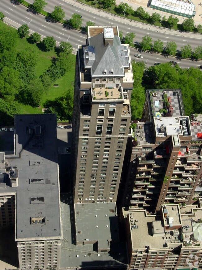 Foto del edificio - Drake Tower