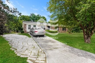 Building Photo - 3429 Kensington Dr S