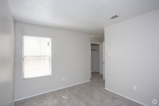 2Bd/2.5 Town Home - Meridian