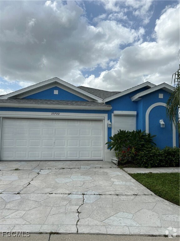 Building Photo - 10700 Aqua Surf Ct