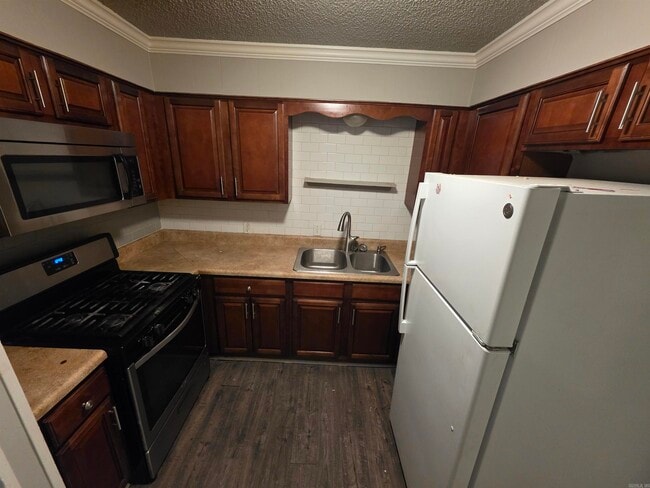 Building Photo - 301 S Border St