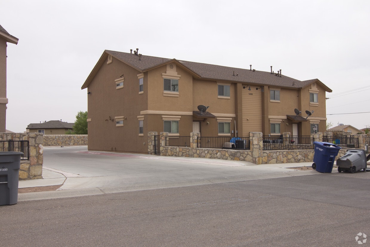 Building Photo - 3400 Blue Earth