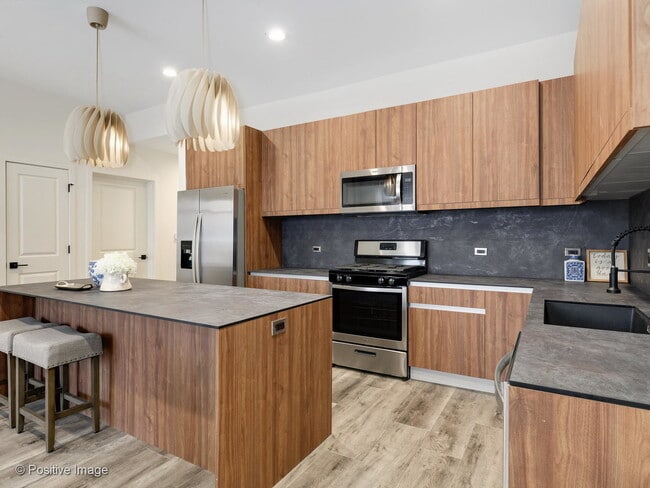 Building Photo - 760 E Irving Park Rd