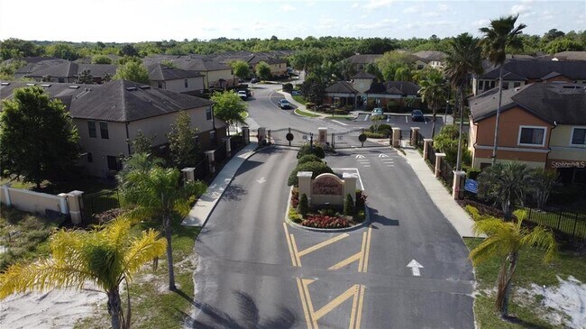 Foto del edificio - 4210 Windsor Lake Cir