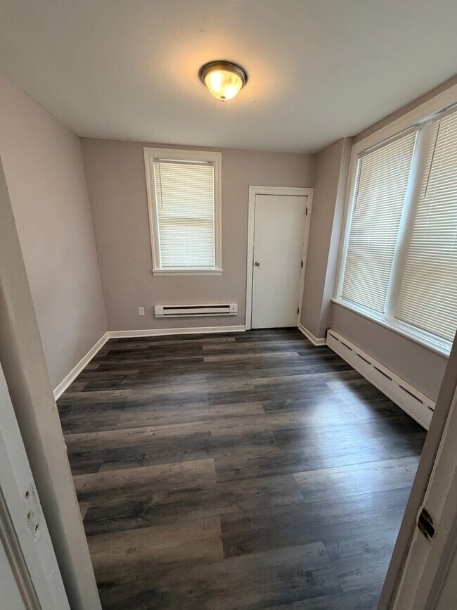 Foto del edificio - 4957 N Franklin St