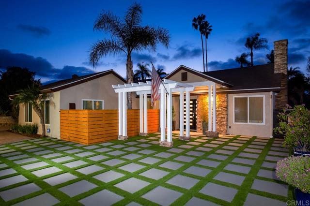 Building Photo - 812 Crest Dr