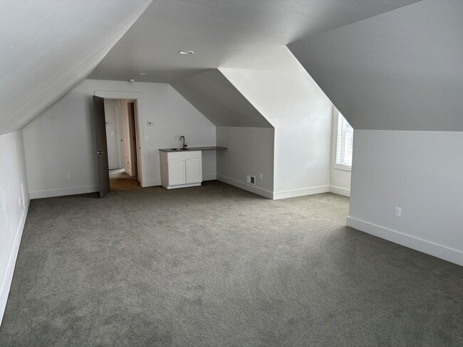 Building Photo - Beautiful  4 bedroom home in Woodland Park...