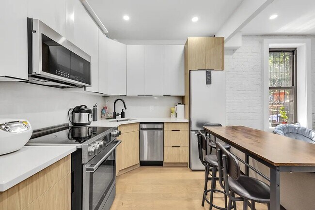Foto del edificio - 107 First Avenue