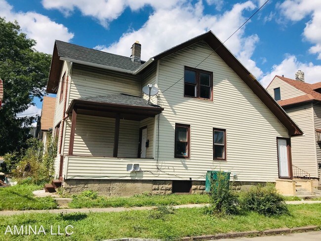 Building Photo - 4 br, 2 bath House - 174 Sherman St