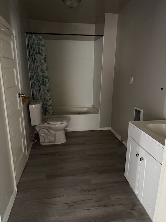 Foto del edificio - Cozy 2-Bedroom, 1-Bath Home – Move-In Ready