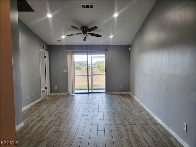 Foto del edificio - 2210 Haviland Ave S