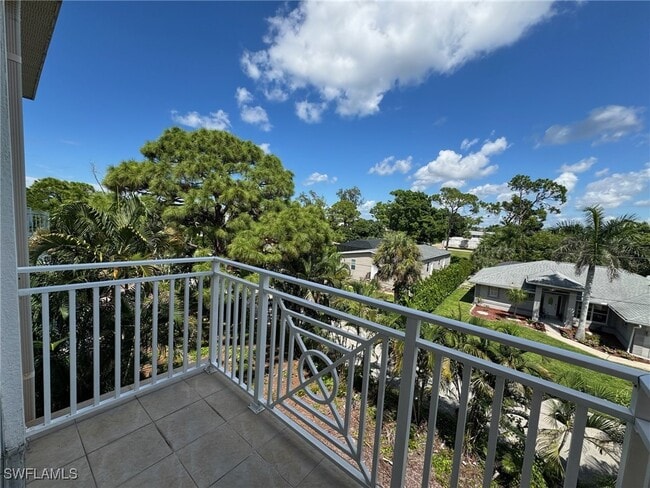 Foto del edificio - 4400 Bonita Beach Walk Dr