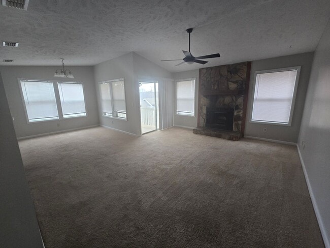 Building Photo - 1022 Wood Creek Dr