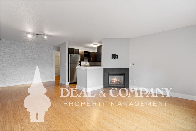 Building Photo - Close-in SE Portland 2 bed/1 bath Condo.
