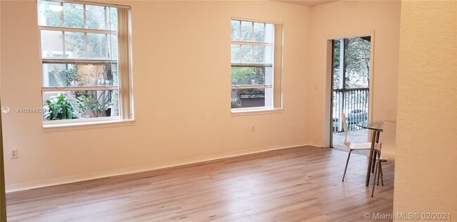 Foto del edificio - 6812 W Sample Rd