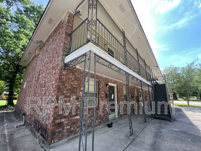 Building Photo - 4133 Lee St