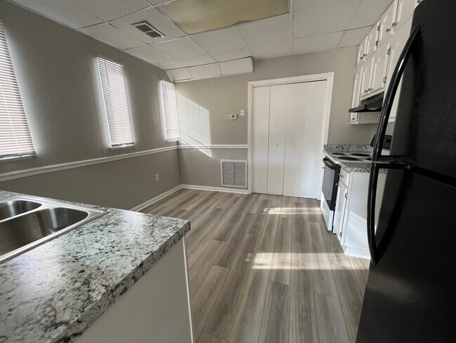 Foto del edificio - 142 Goshen Rd