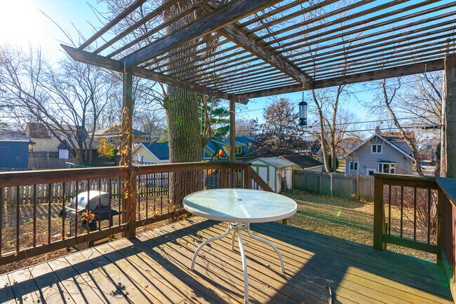 Foto del edificio - 4436 Zenith Ave S