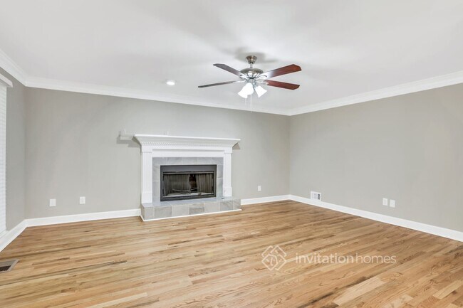 Building Photo - 560 Laurel Wood Ct