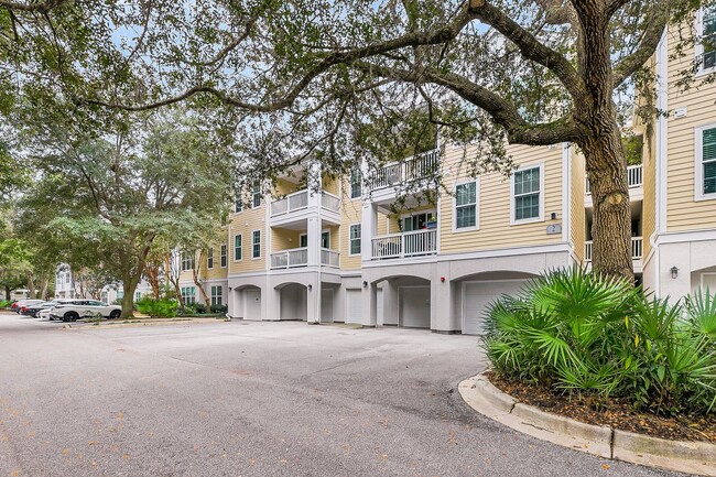 Building Photo - Charming Johns Island Condo