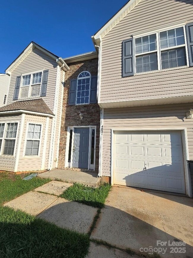 Building Photo - 4021 Fifendrum Ln
