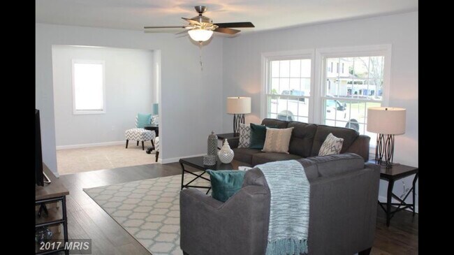 Building Photo - 6 Greystone Cir