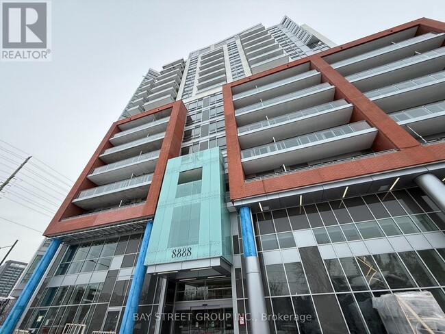 Photo du bâtiment - 8888-8888 Yonge St