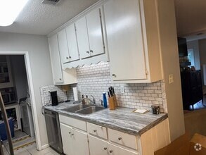 Building Photo - 4950 Dyess St
