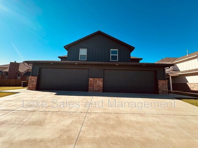 Building Photo - 10808 NW 119th St