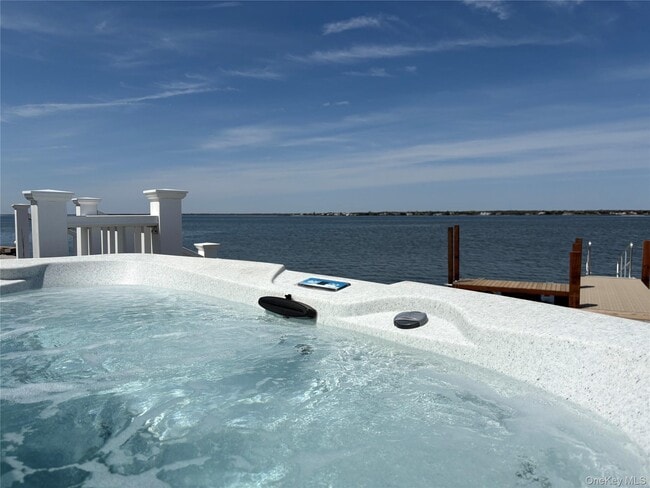 Foto del edificio - 132 Point Rd