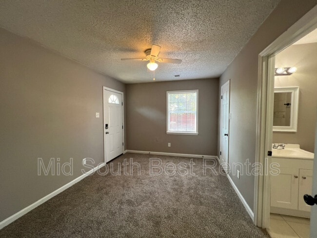 Building Photo - 3231 Harvester Ln
