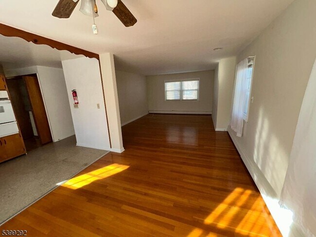 Foto del edificio - 1157 Goffle Rd